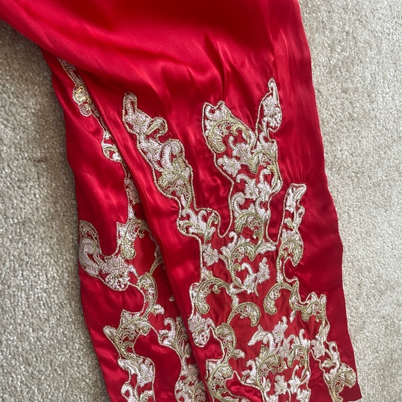 Pakistani suit - Picture 2 of 2